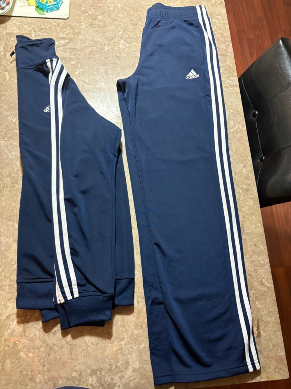 Brand New Adidas men classic striped and navy blue tracksuit (top+bottom) size M